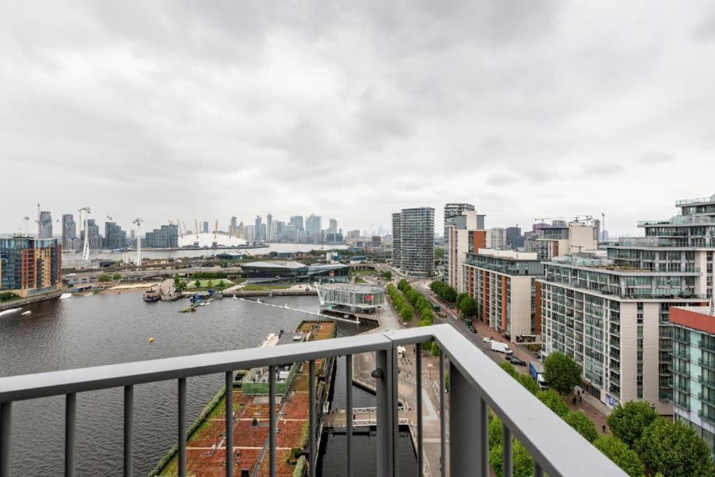Excel Dock Apartments London Exteriör bild